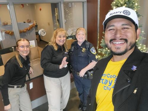 Thanksgiving Meals for Police Officers 3.jpg